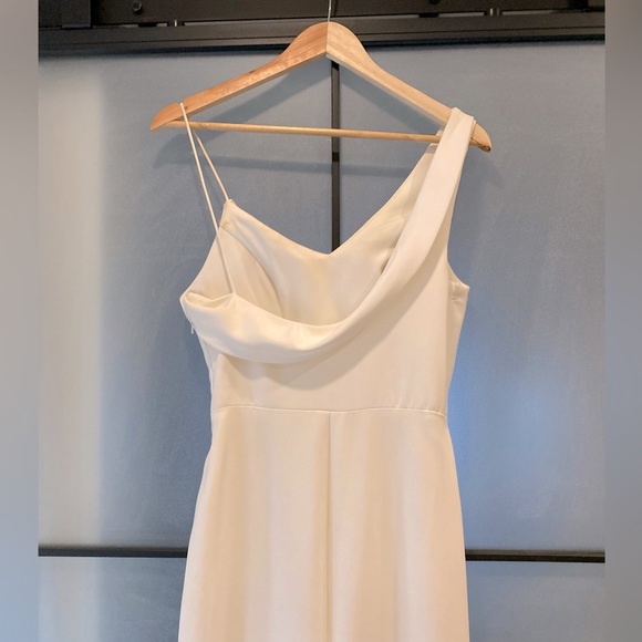 Elavonza Bridal “Peru” Dress • US Size 4 • Elegant & Simple - Picture 6 of 8